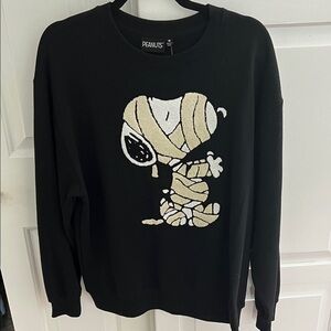 Peanuts Black Crewneck Sweatshirt with Snoopy Graphic
